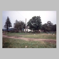 075-1025 Dorfanger Plauen und das Haus Heinrich im September 1991.JPG